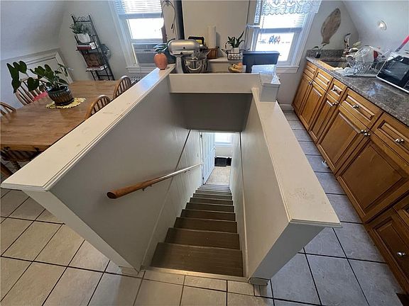 5th image of 19 Joy St #2