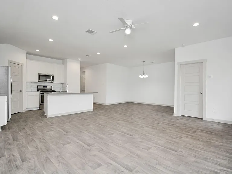 7803 Golden Rubia Ln — Photo 31