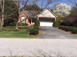 134 Ridgewood Cir, Greenwood, SC 29649