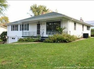 7640 Windsor Dr, Omaha, NE 68114