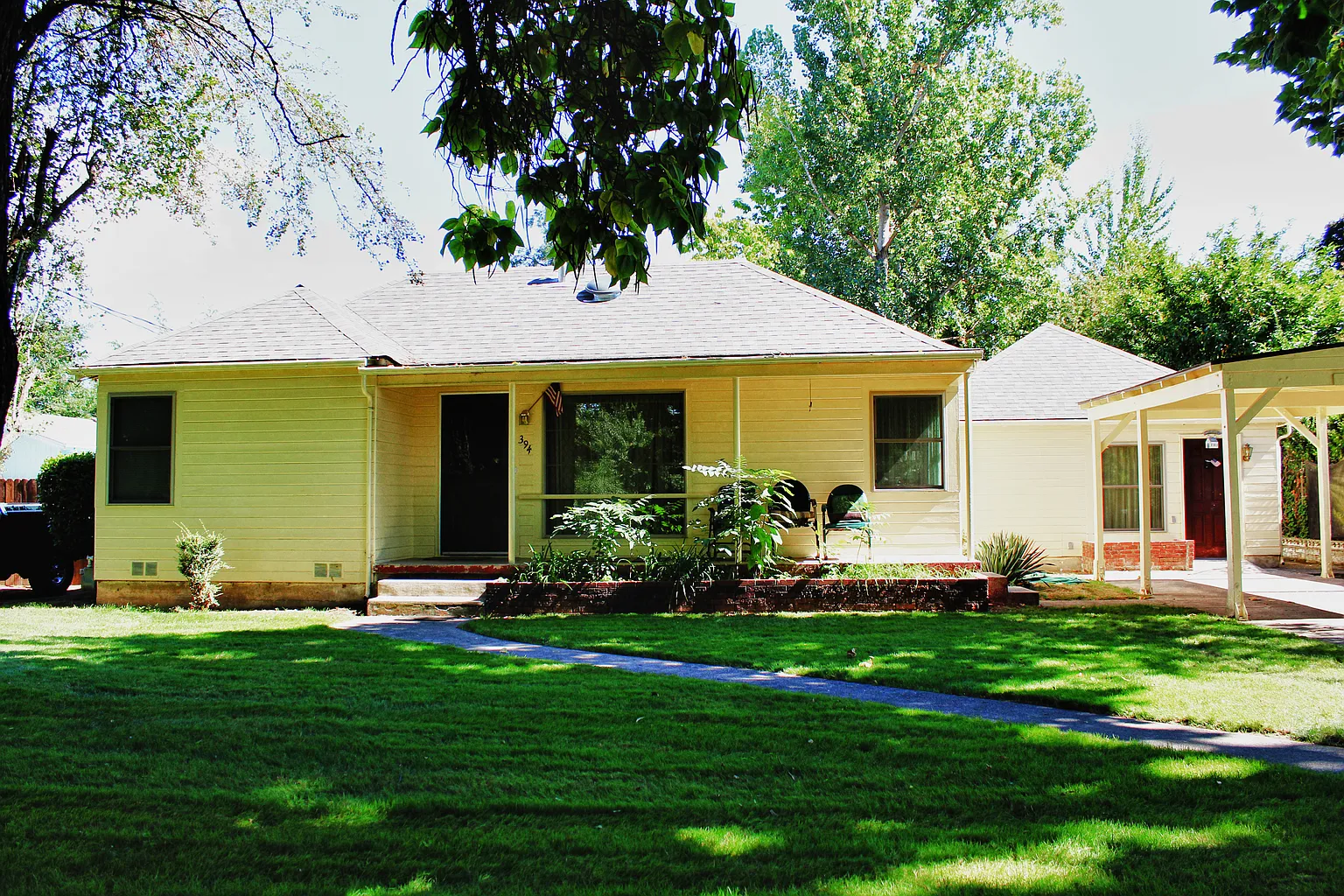 394 Short St photo 1