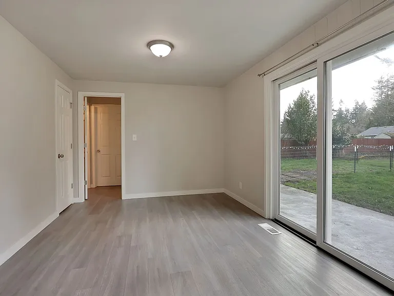 1625 Alder St SE — Photo 7