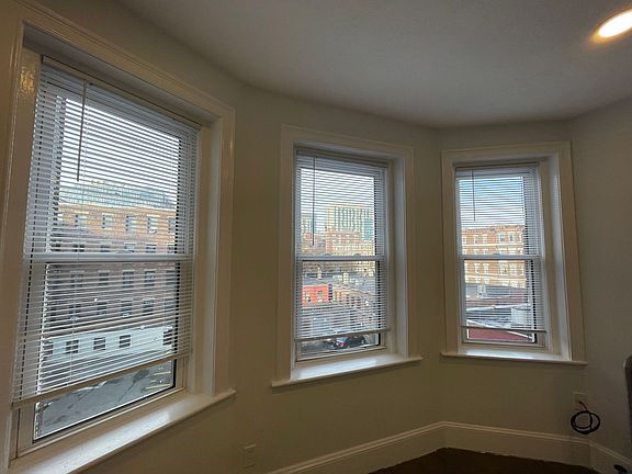 4th image of 115 Park Dr #24