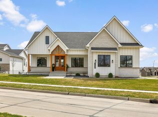 17530 Townsend Dr, Clive, IA 50325