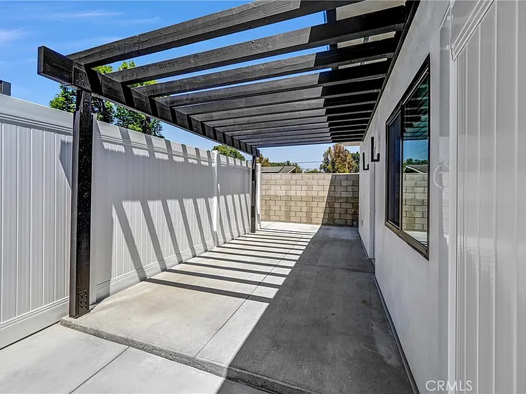 9998 1/2 Louise Ave — Photo 14