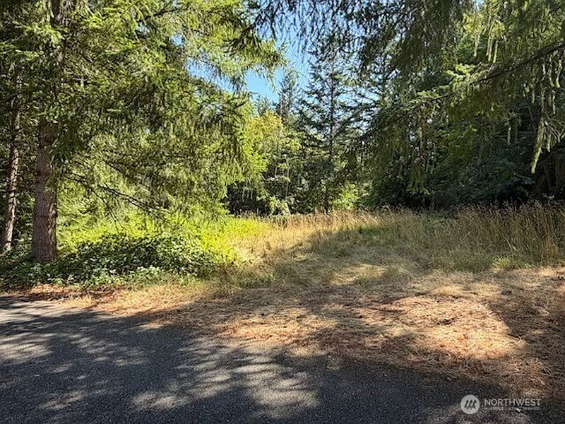 2nd image of 26003 SE Issaquah-Fall City Road