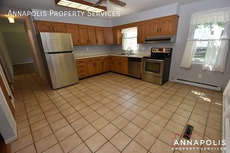 843 Harbor View Ter — Photo 3