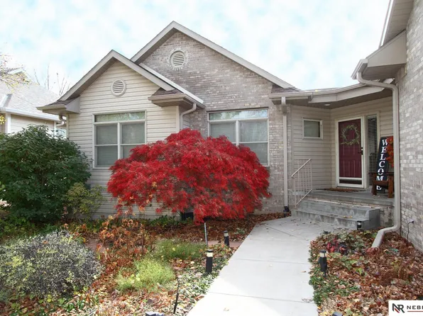 7857 Amelia Dr, Lincoln, NE 68516