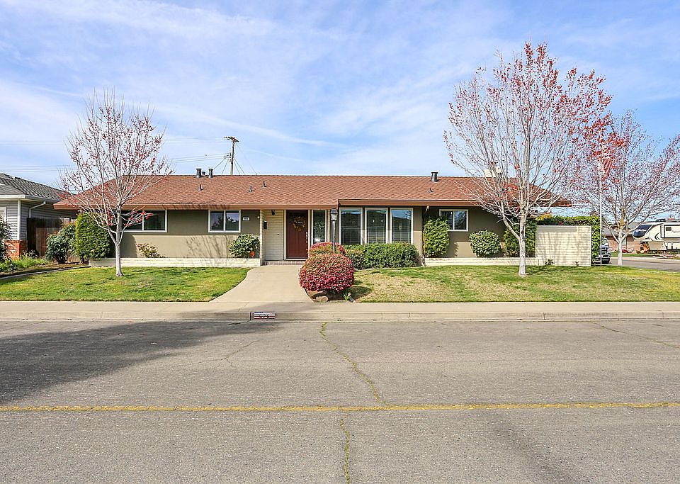 1st image of 675 Palacia Ct