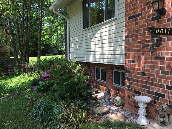 2nd image of 10011 Latimer Ct