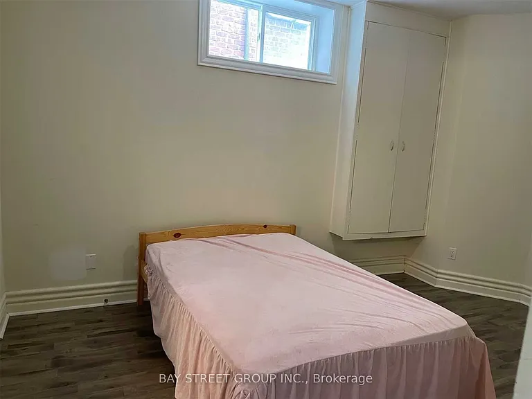 201 McKee Ave — Photo 8