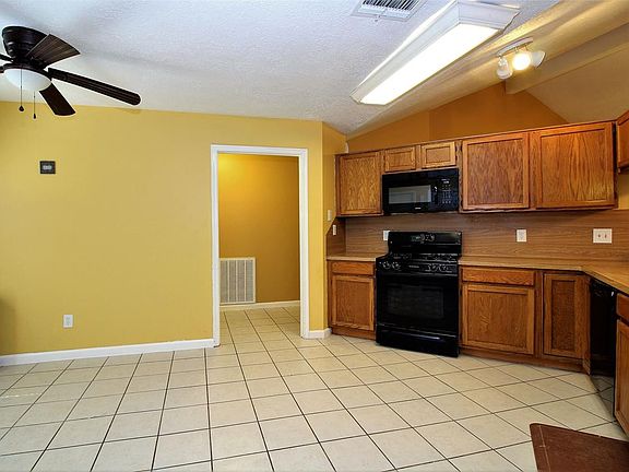 5th image of 2914 Auburn Dr