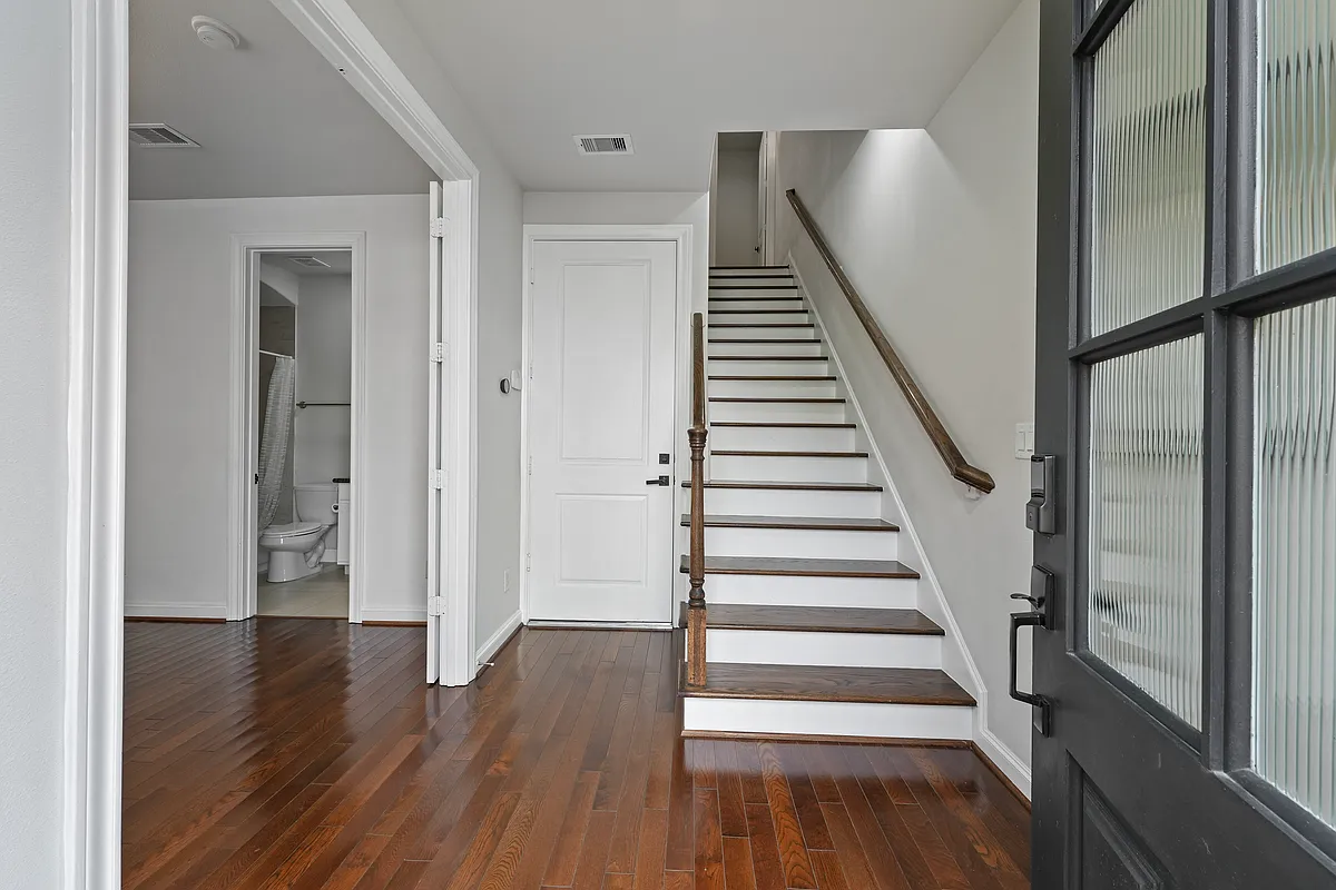 Building Photo - 5747 Kansas St