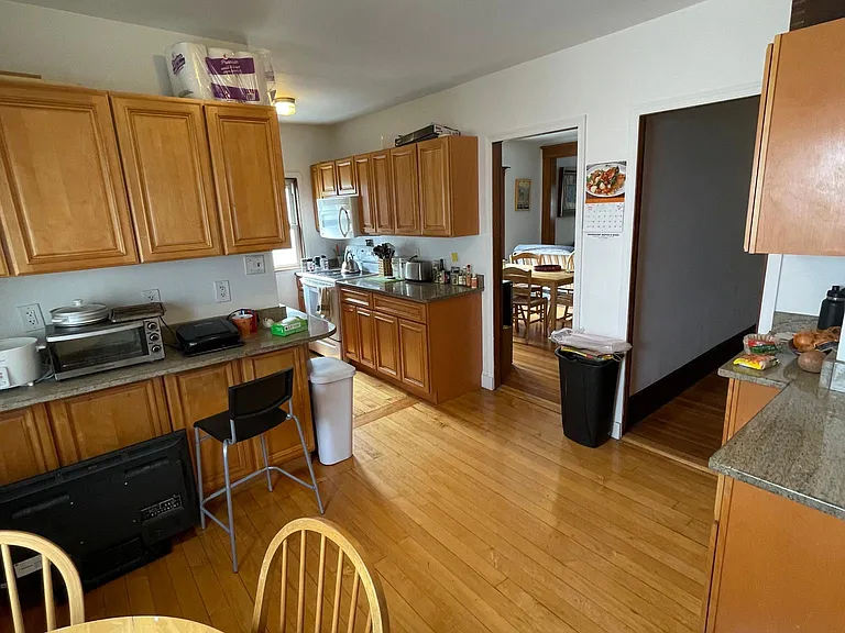 11 Dickson St #2 — Photo 8