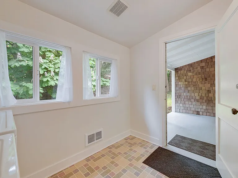 1608 Walnut St — Photo 31