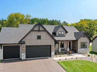 19816 Henning Ave, Lakeville, MN 55044