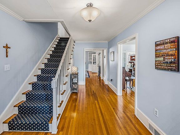 2nd image of 445 Connecticut Ave