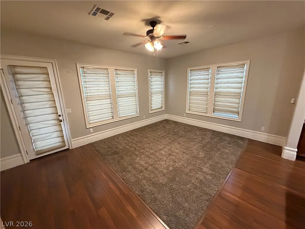 4 bed, 5.0 bath, 4408 sqft, $3,636 — Photo 4