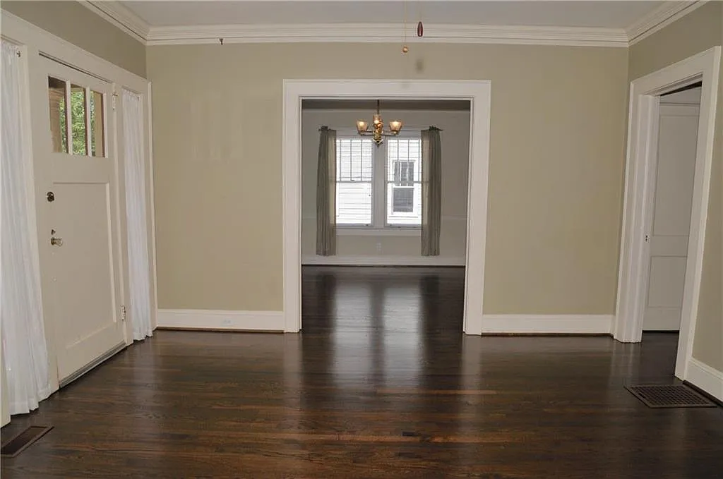 3 bed, 1.5 bath, 1601 sqft, $3,200 — Photo 4