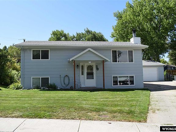 2nd image of 8 Lakota Ct