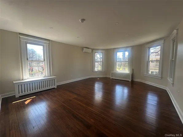 55 Sea Cliff Ave, Sea Cliff, NY 11579