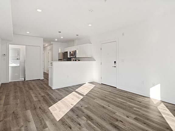 5th image of 240 E Girard Ave #5
