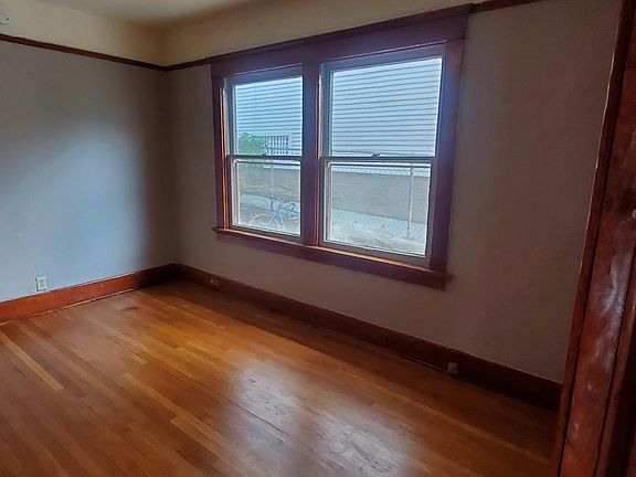 4th image of 1427 Kellam Ave