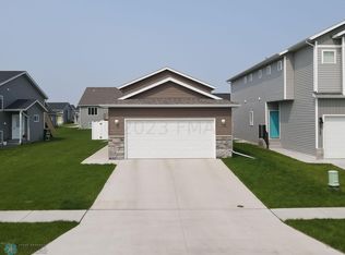 2726 10th St W, West Fargo, ND