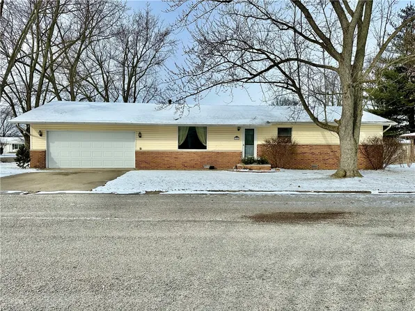 1402 Newton Pl, Marshall, IL 62441