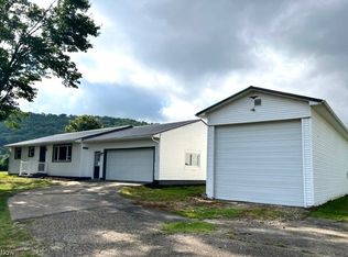 164 Tomahawk Dr, Gnadenhutten, OH