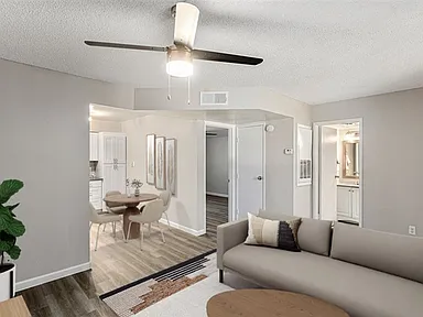B2 Renovated - 2 Bed 1 Bath
