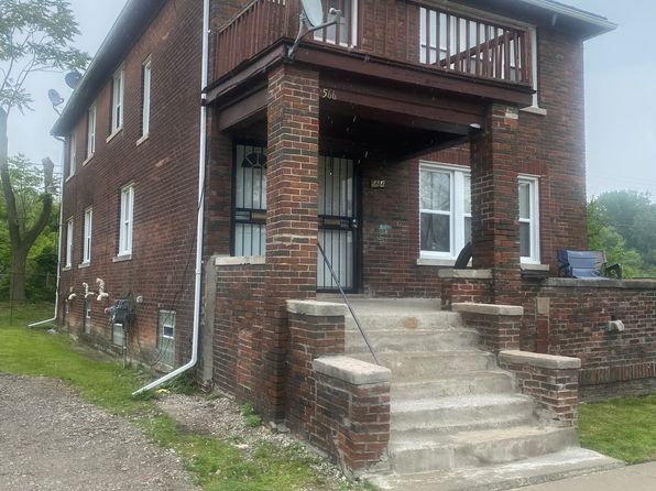 566 Saint Clair St #2