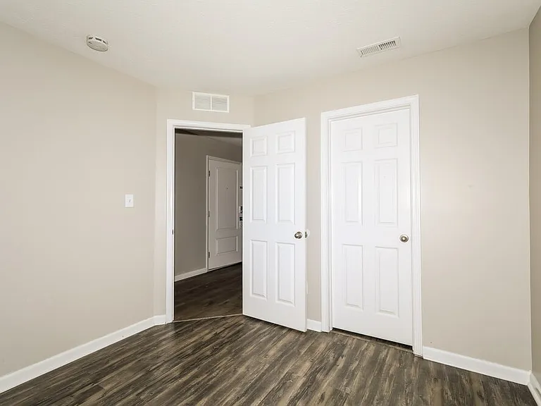 4557 Walcott Dr — Photo 13