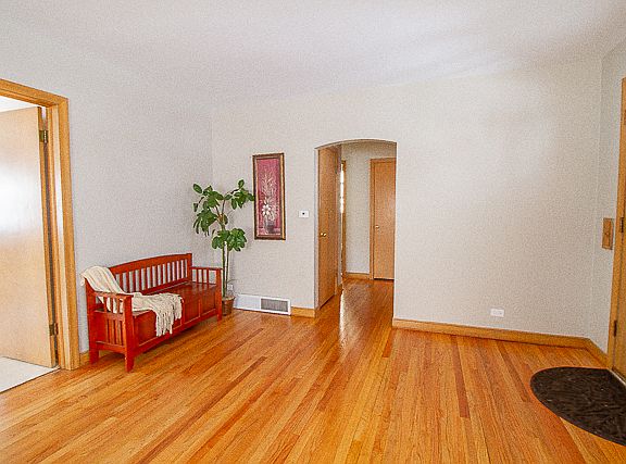 2nd image of 1860 Kensington Ave