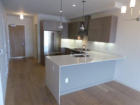 4th image of 2652 Harrison St APT 303