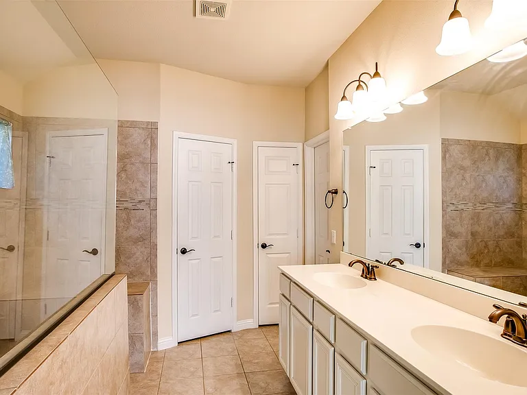 1721 Elaina Loop — Photo 18