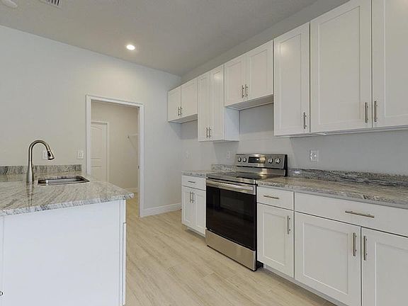 3rd image of 2265 Emerson Dr SE
