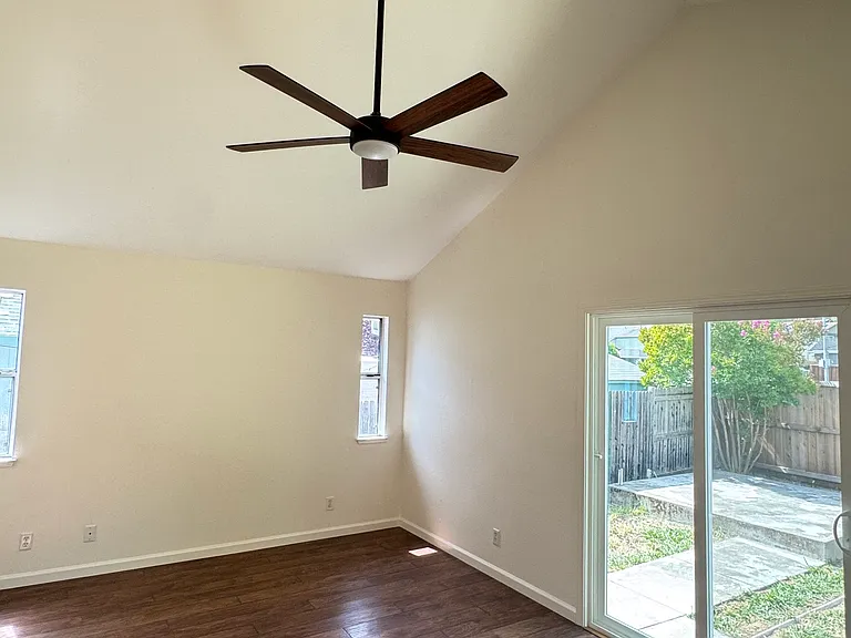131 William Cir — Photo 25