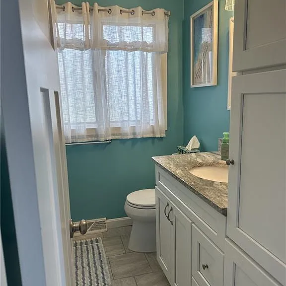 25 Bayside Ave — Photo 12