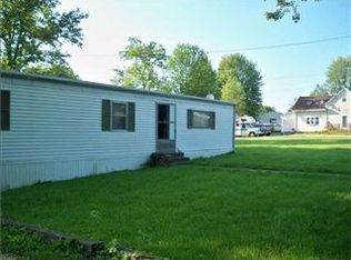 242 N Stockton St, Jamestown, IN 46147