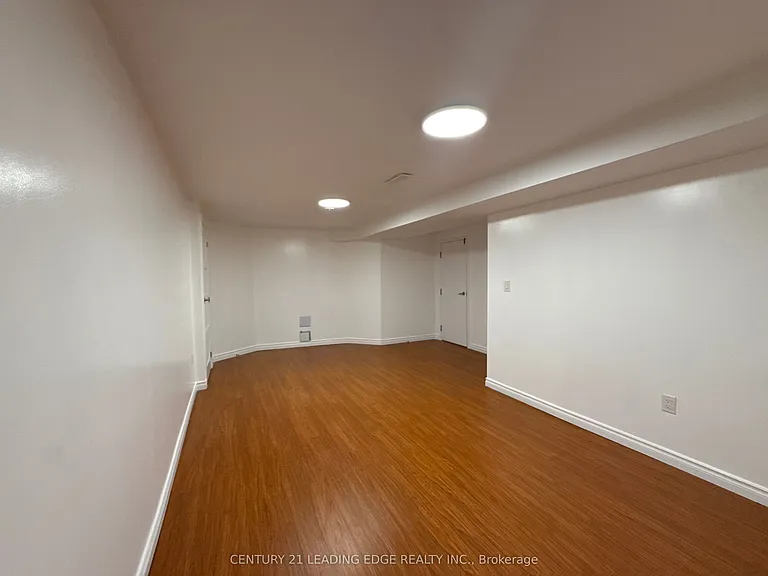 24 Wigston Ct #LOWER — Photo 9