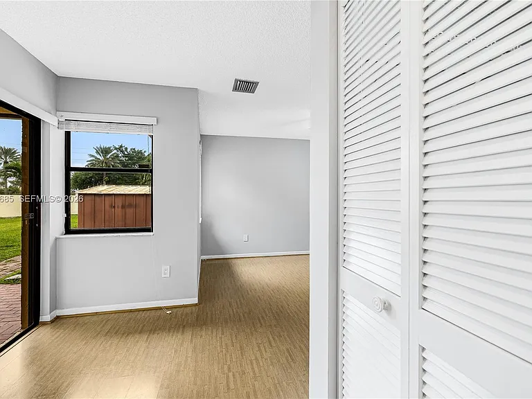 11301 SW 4th St — Photo 20
