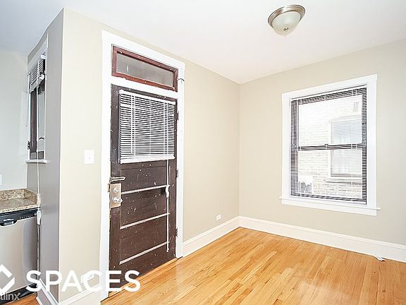 3rd image of 2100 W Ainslie St #2106S2