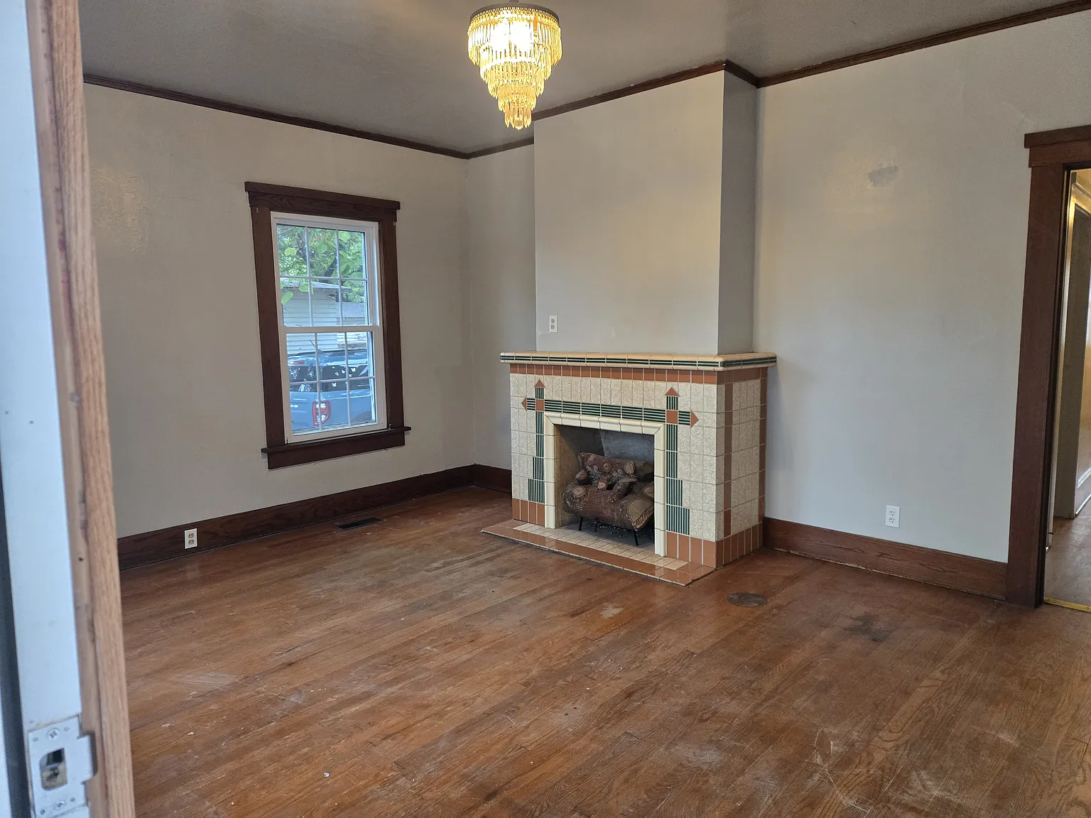 3 bed, 1236 sqft, $1,300 — Photo 1