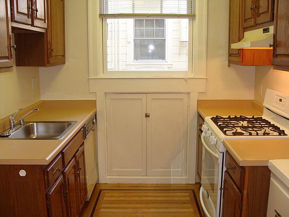4th image of 1226 Church St APT 1