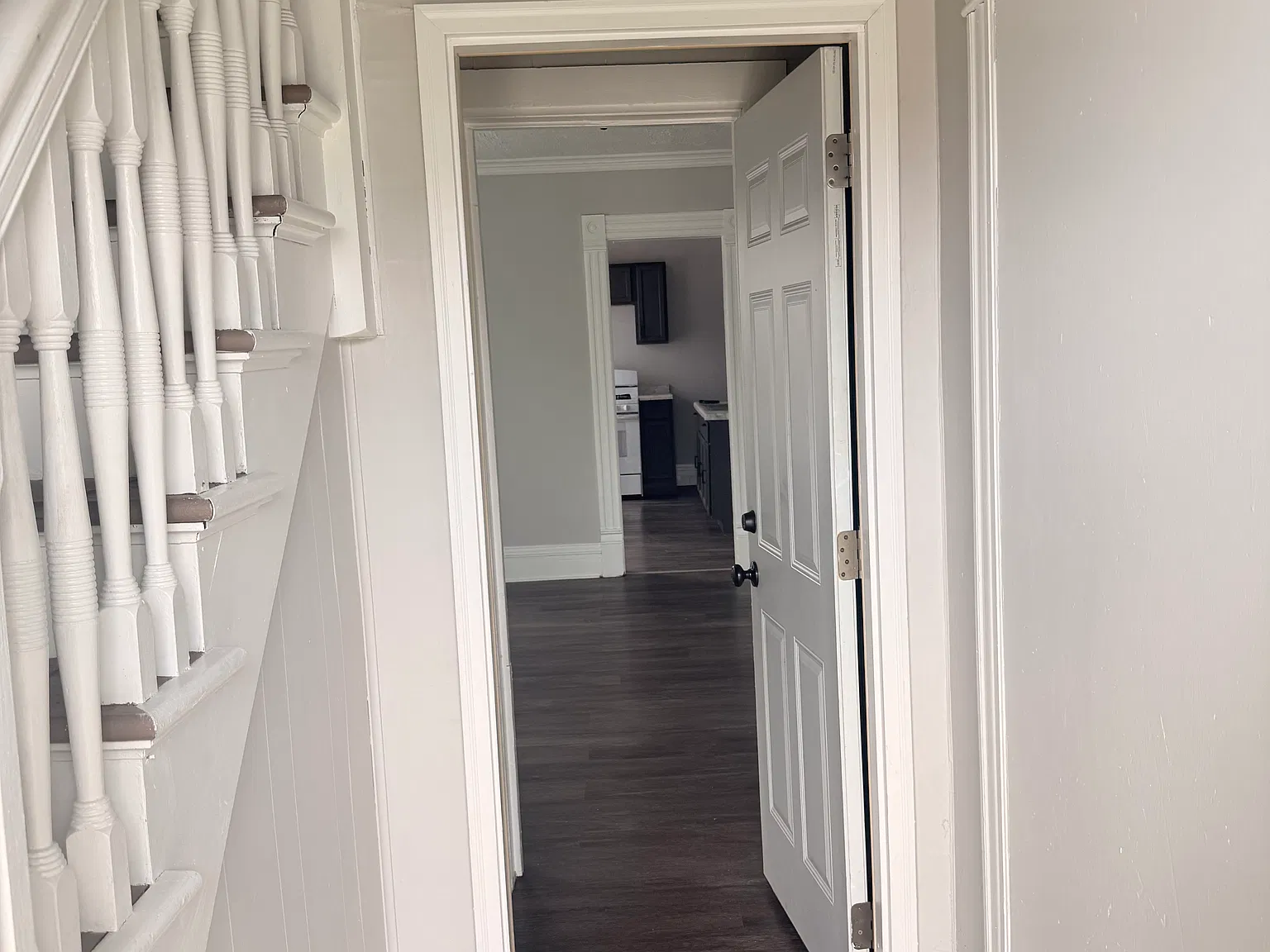3 bed, 1000 sqft, $1,300 — Photo 1
