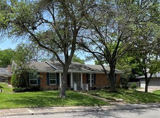 10129 Robin Hill Ln, Dallas, TX 75238