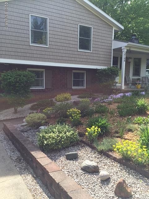 1st image of 3748 Balsam Ave NE
