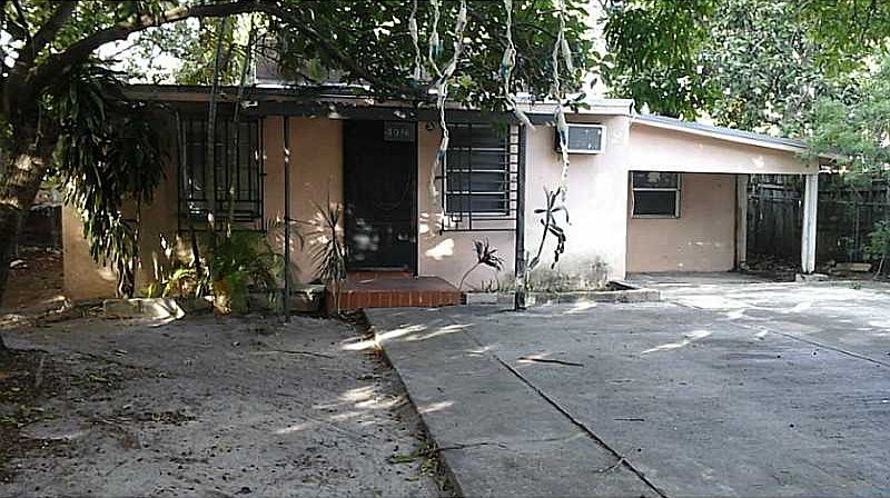 1st image of 3016 NW 1st Ave