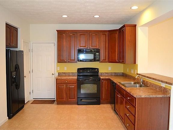 4th image of 4887 Blue Meadow Ln